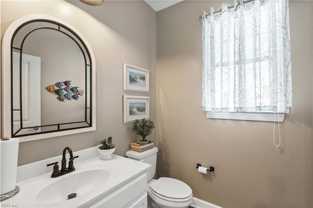 1924 Briton LN, Chesapeake, VA 23322