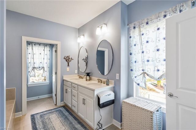 1924 Briton LN, Chesapeake, VA 23322