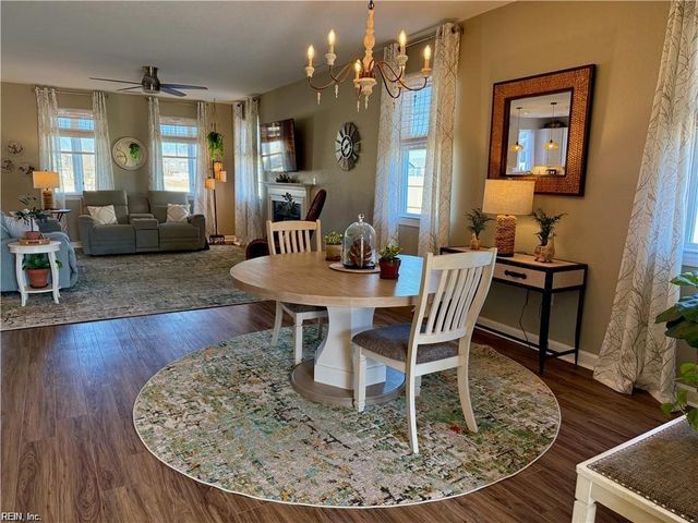 1924 Briton LN, Chesapeake, VA 23322