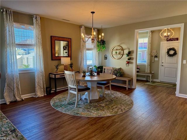 1924 Briton LN, Chesapeake, VA 23322