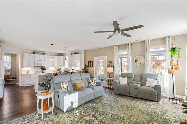 1924 Briton LN, Chesapeake, VA 23322