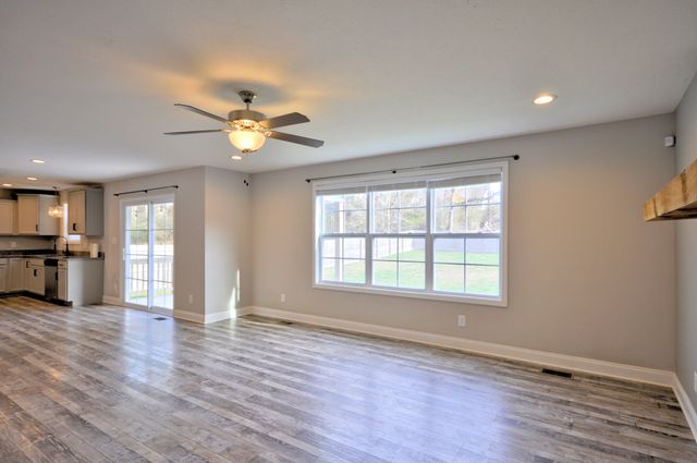 1688 RAINS RD, Clarksville, TN 37042