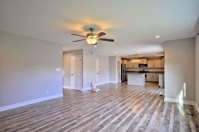 1688 RAINS RD, Clarksville, TN 37042