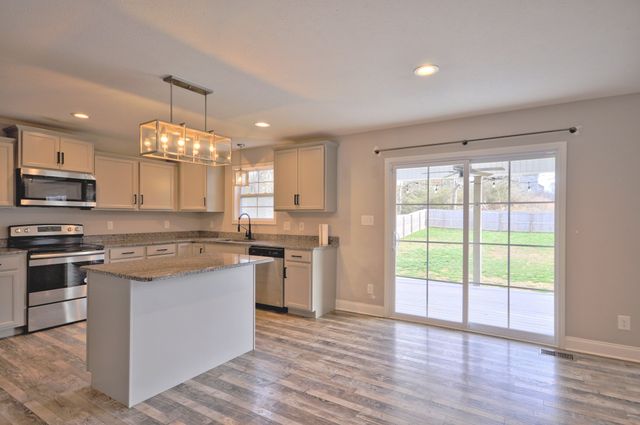 1688 RAINS RD, Clarksville, TN 37042