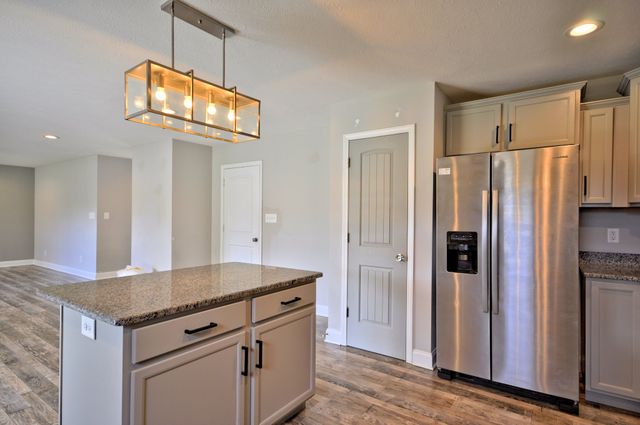 1688 RAINS RD, Clarksville, TN 37042