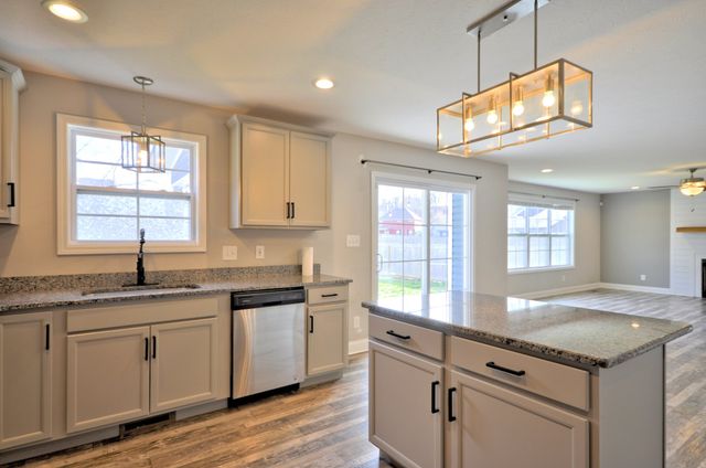 1688 RAINS RD, Clarksville, TN 37042