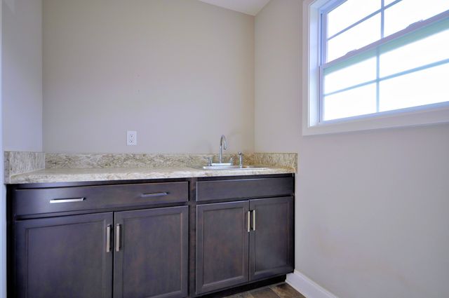 1688 RAINS RD, Clarksville, TN 37042