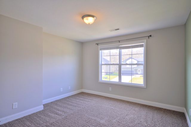 1688 RAINS RD, Clarksville, TN 37042