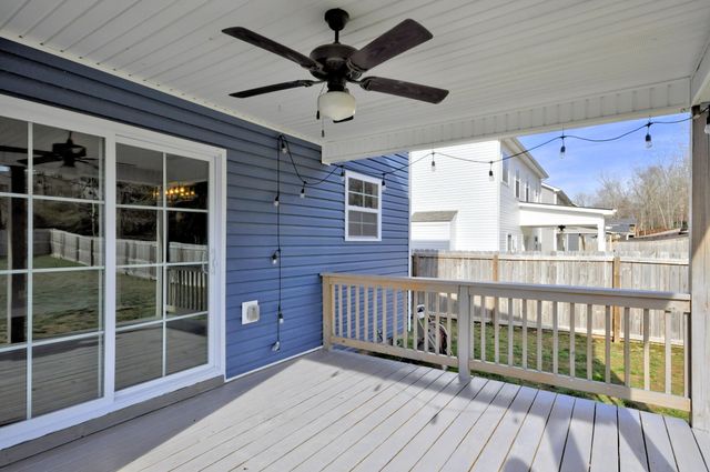 1688 RAINS RD, Clarksville, TN 37042