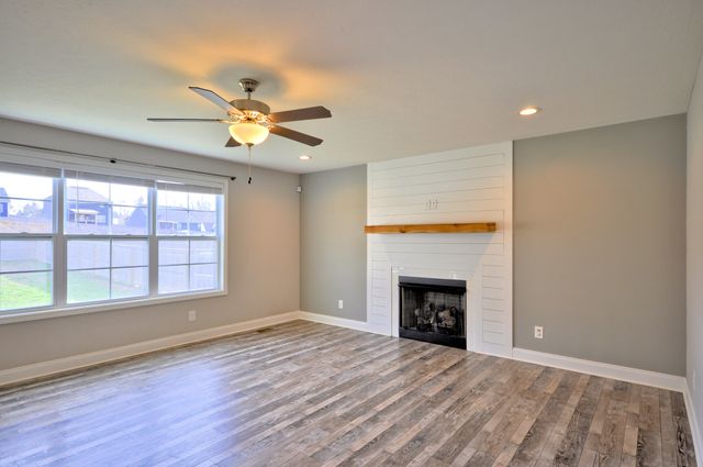 1688 RAINS RD, Clarksville, TN 37042