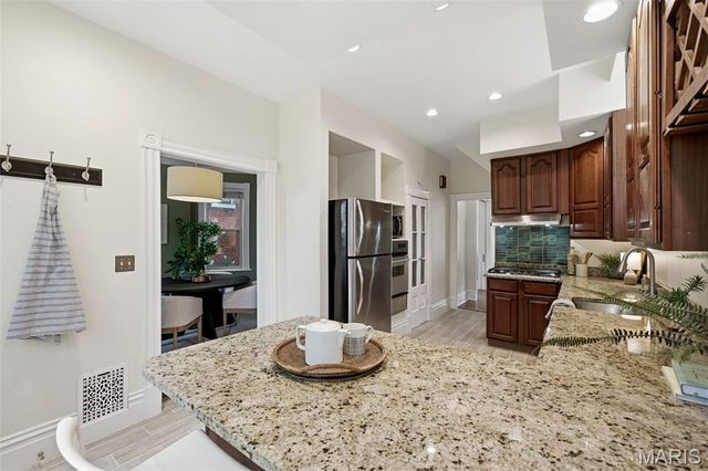 3705 Juniata Street, St Louis, MO 63116