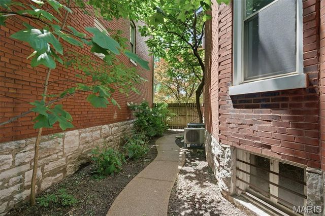 3705 Juniata Street, St Louis, MO 63116