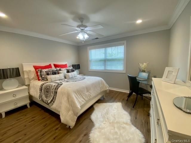 315 Adams Way 315, Sayville, NY 11782