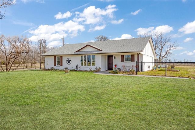 698 Hackberry, Van Alstyne, TX 75495