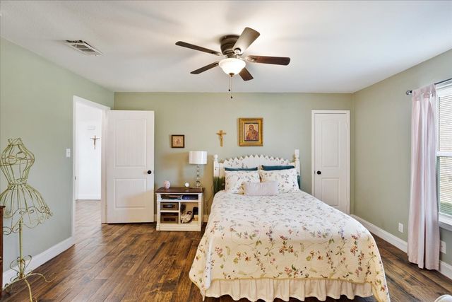 698 Hackberry, Van Alstyne, TX 75495