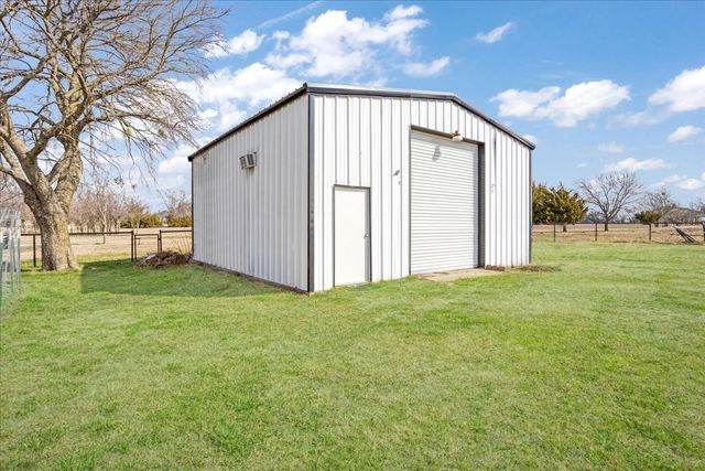 698 Hackberry, Van Alstyne, TX 75495