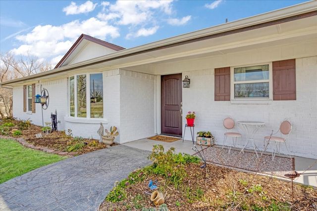 698 Hackberry, Van Alstyne, TX 75495