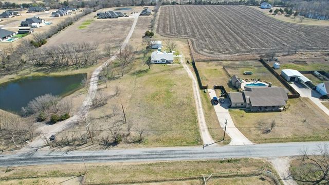 698 Hackberry, Van Alstyne, TX 75495