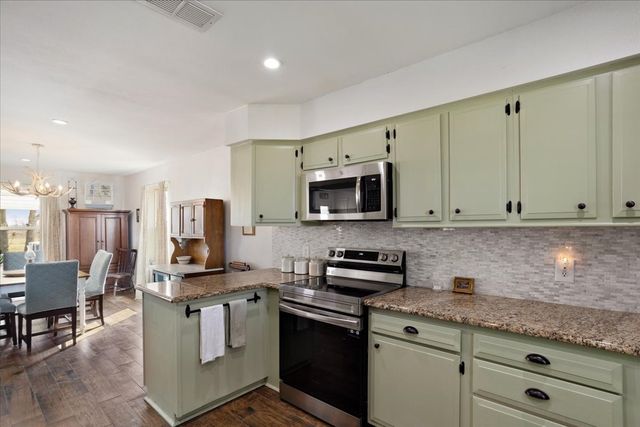 698 Hackberry, Van Alstyne, TX 75495