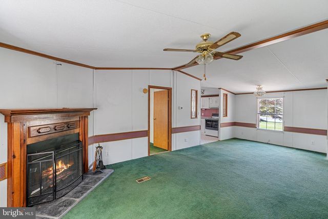 70 POPLAR DR, Boyertown, PA 19512