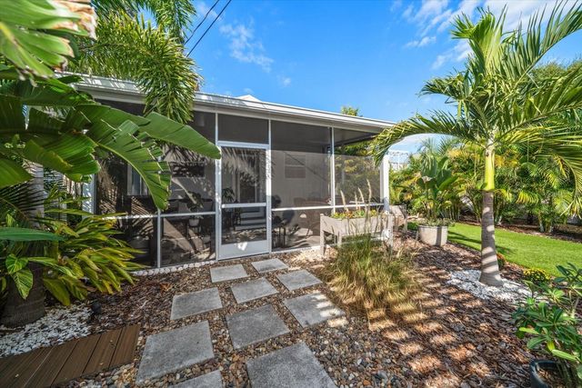 409 MARYLAND AVENUE, Crystal Beach, FL 34681