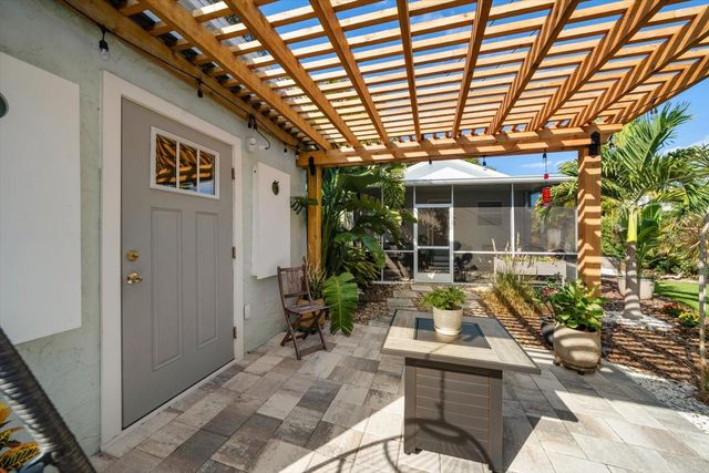 409 MARYLAND AVENUE, Crystal Beach, FL 34681