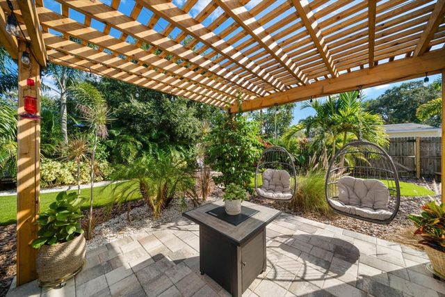 409 MARYLAND AVENUE, Crystal Beach, FL 34681