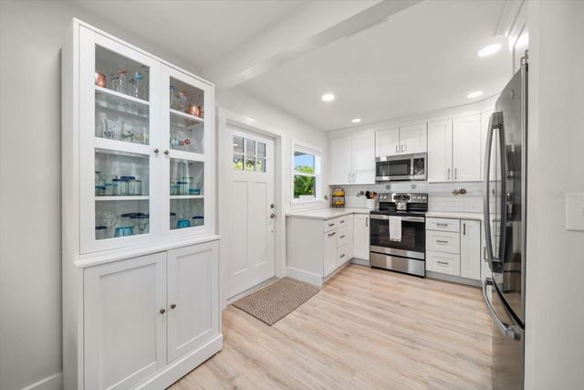 409 MARYLAND AVENUE, Crystal Beach, FL 34681