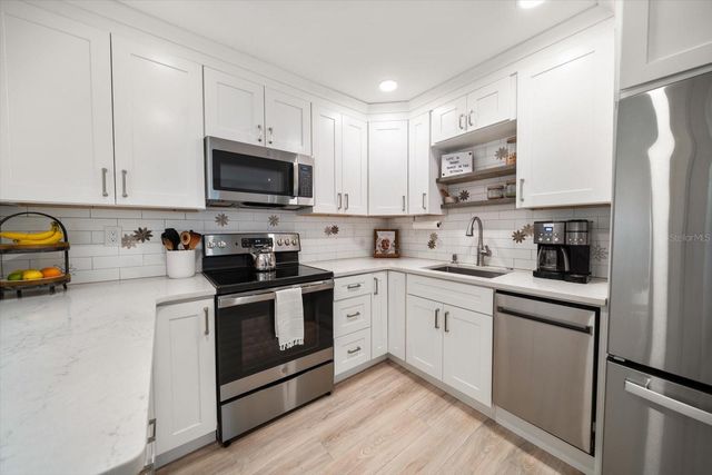 409 MARYLAND AVENUE, Crystal Beach, FL 34681