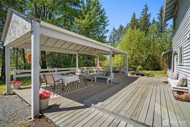 37911 300th Avenue SE, Enumclaw, WA 98022