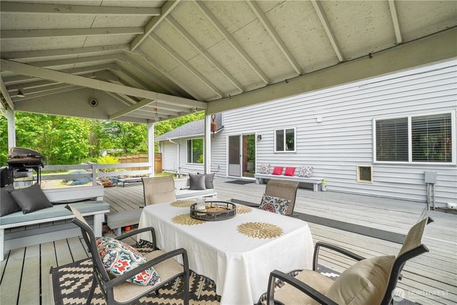 37911 300th Avenue SE, Enumclaw, WA 98022