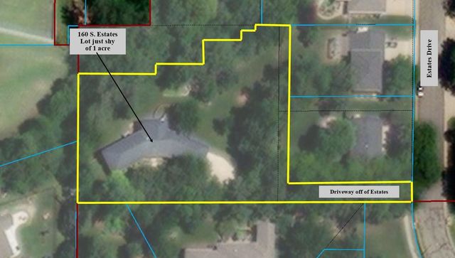 160 S Estates Dr, Salina, KS 67401