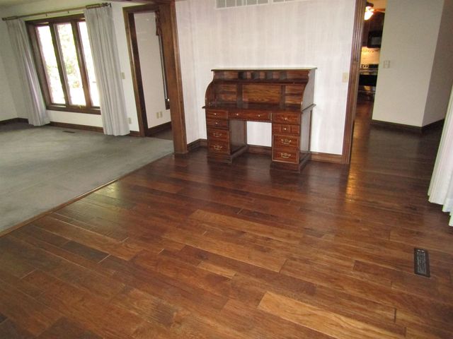 160 S Estates Dr, Salina, KS 67401