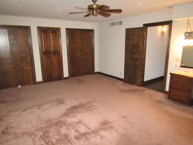 160 S Estates Dr, Salina, KS 67401