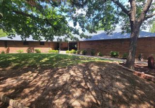 160 S Estates Dr, Salina, KS 67401