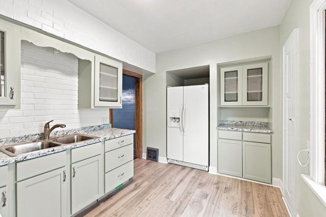 1964 S 81st STREET, West Allis, WI 53219