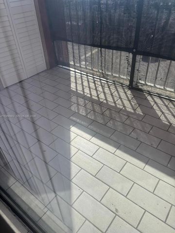 19715 SW 114th Ave 352, Miami, FL 33157