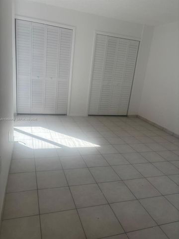 19715 SW 114th Ave 352, Miami, FL 33157