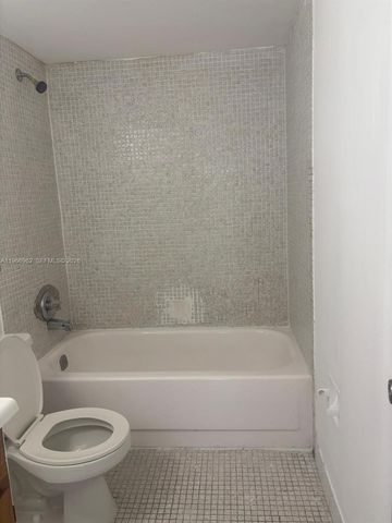 19715 SW 114th Ave 352, Miami, FL 33157