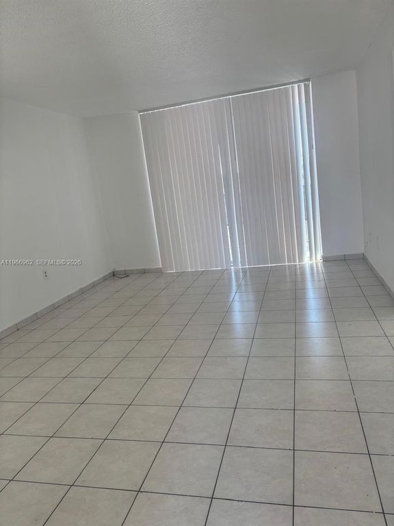 19715 SW 114th Ave 352, Miami, FL 33157