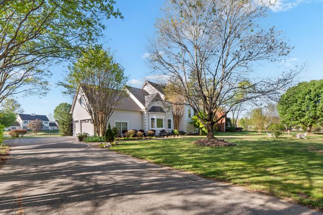 1160 Heritage Landing Drive, Chattanooga, TN 37405