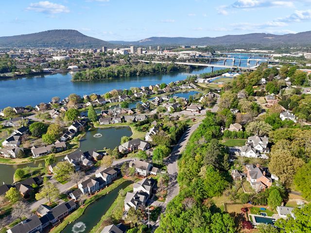 1160 Heritage Landing Drive, Chattanooga, TN 37405