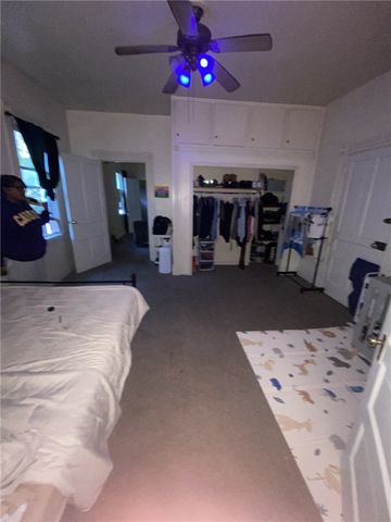 18 Saint John St, Mckees Rocks, PA 15136