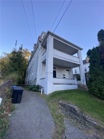 18 Saint John St, Mckees Rocks, PA 15136