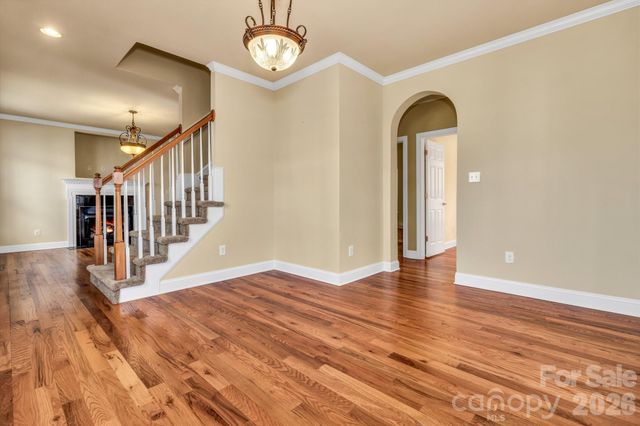 387 Goodview Drive, Hendersonville, NC 28792