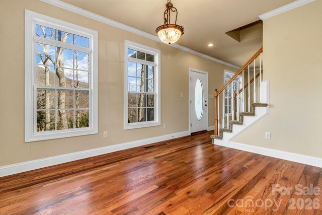 387 Goodview Drive, Hendersonville, NC 28792