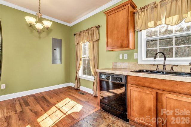 387 Goodview Drive, Hendersonville, NC 28792