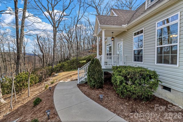 387 Goodview Drive, Hendersonville, NC 28792