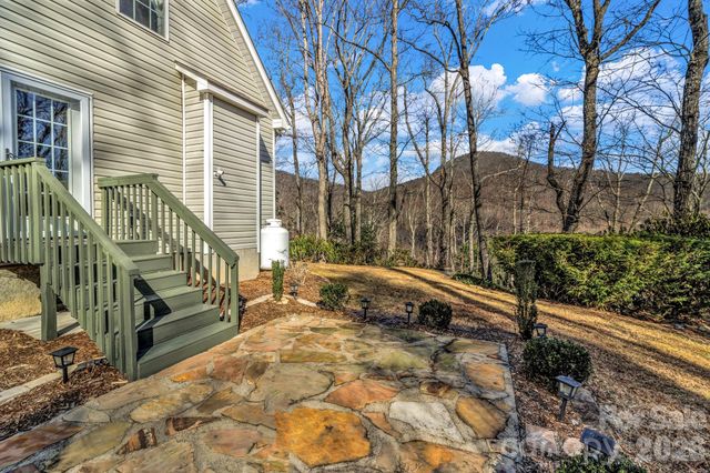 387 Goodview Drive, Hendersonville, NC 28792