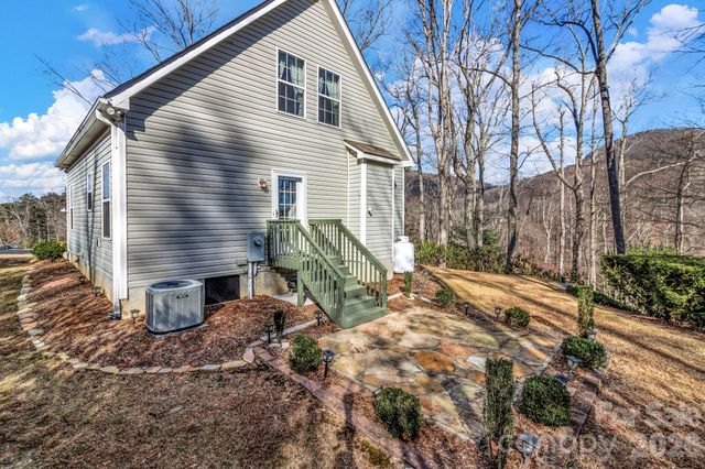 387 Goodview Drive, Hendersonville, NC 28792
